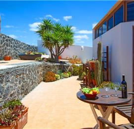 4 Bedroom Villa with Pool in Playa Blanca, Sleeps 8